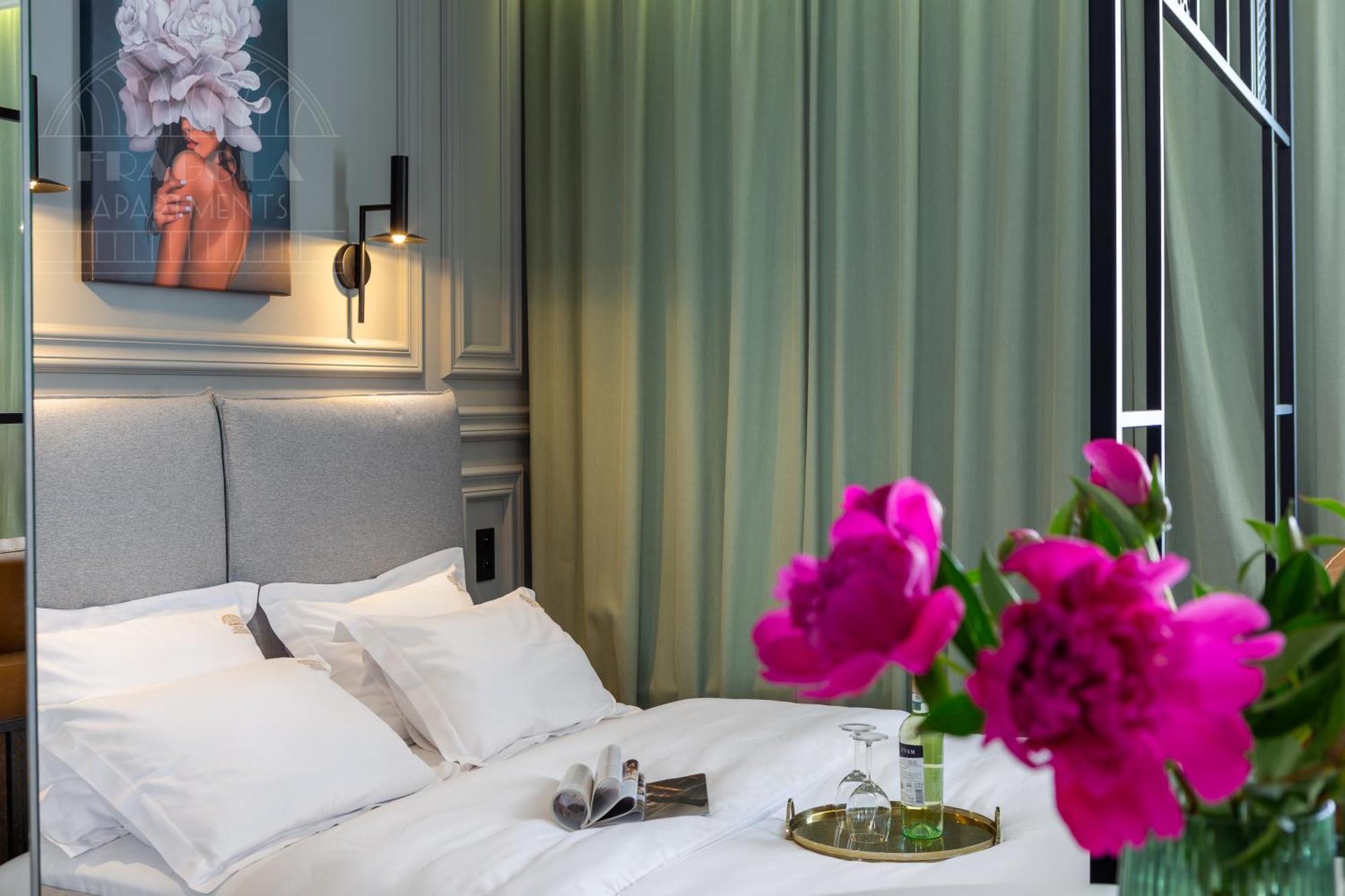 Feminine Studio Fragola Apartments Krakow Luaran gambar